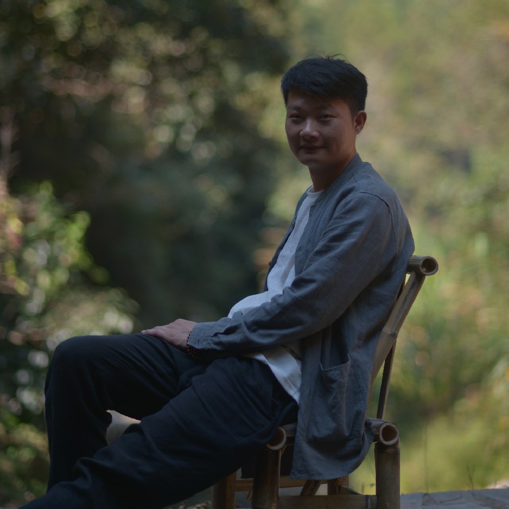 王國濤（國瓷紅葉畫院高級(jí)畫師）